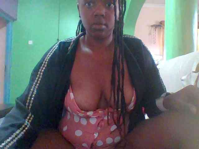Sexymamasirra22 webcam