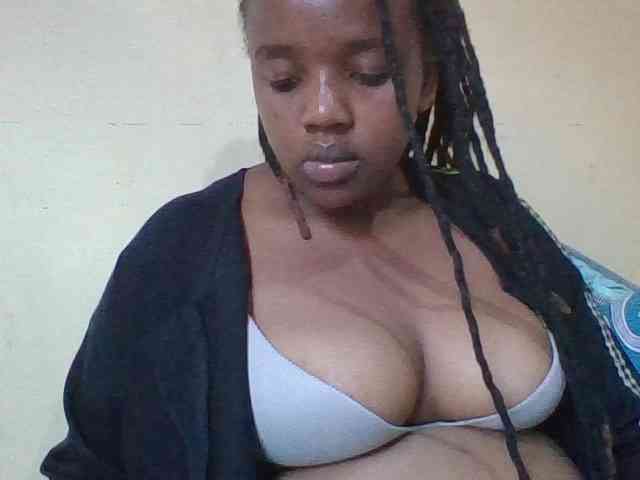Sexymamasirra22 webcam