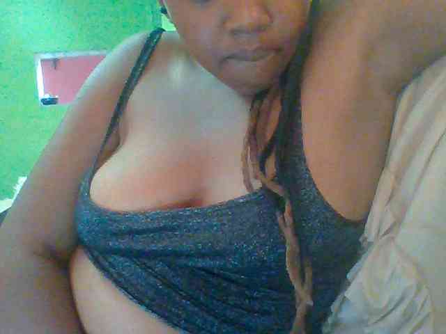 Sexymamasirra22 webcam