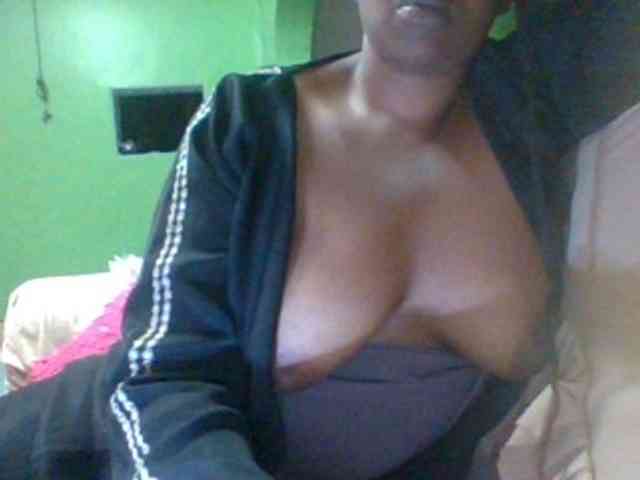 Sexymamasirra22 webcam