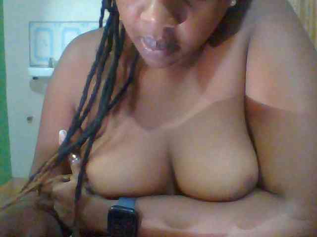 Sexymamasirra22 webcam