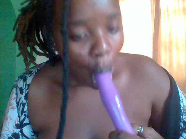 Sexymamasirra22 webcam