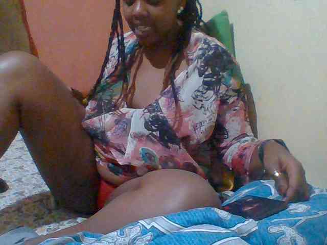 Sexymamasirra22 webcam