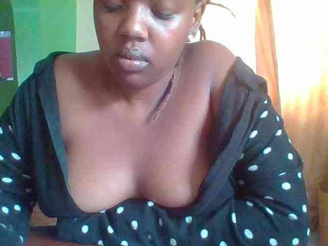 Sexymamasirra22 webcam