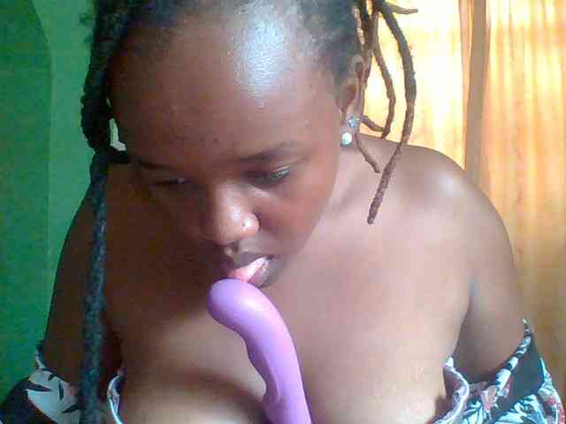 Sexymamasirra22 webcam