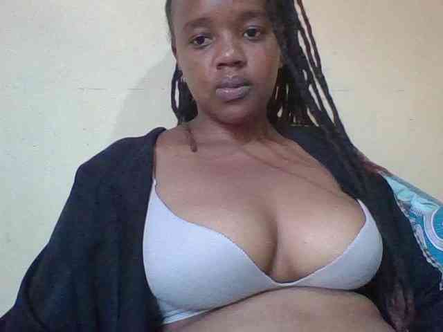 Sexymamasirra22 webcam