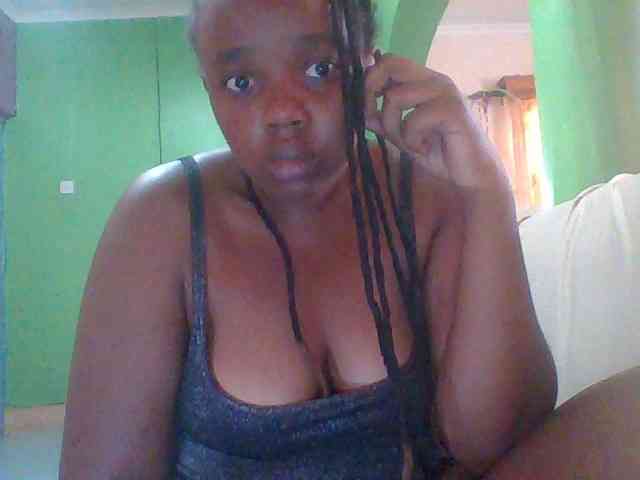Sexymamasirra22 webcam