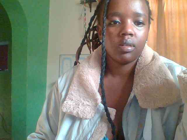 Sexymamasirra22 webcam