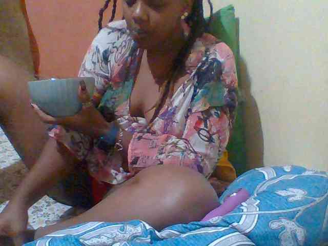 Sexymamasirra22 webcam