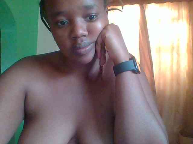 Sexymamasirra22 webcam