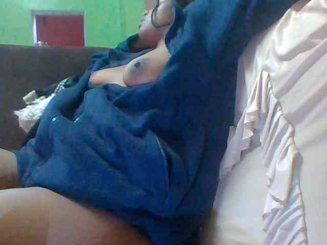 Sexymamasirra22 webcam