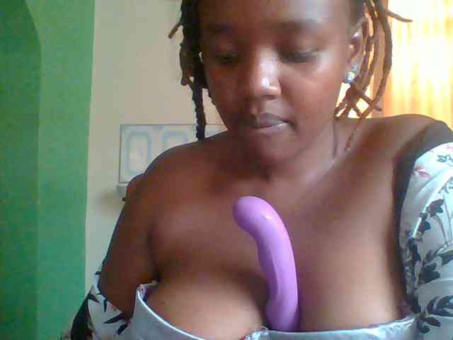 Sexymamasirra22 webcam