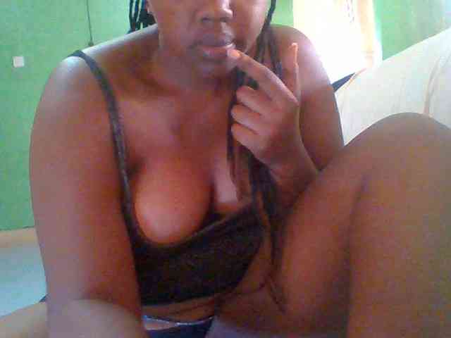 Sexymamasirra22 webcam