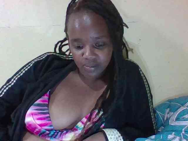 Sexymamasirra22 webcam