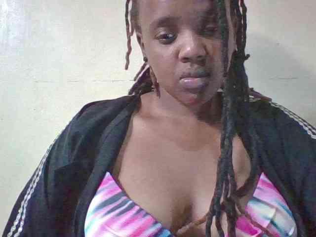 Sexymamasirra22 webcam