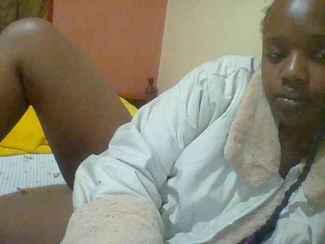 Sexymamasirra22 webcam