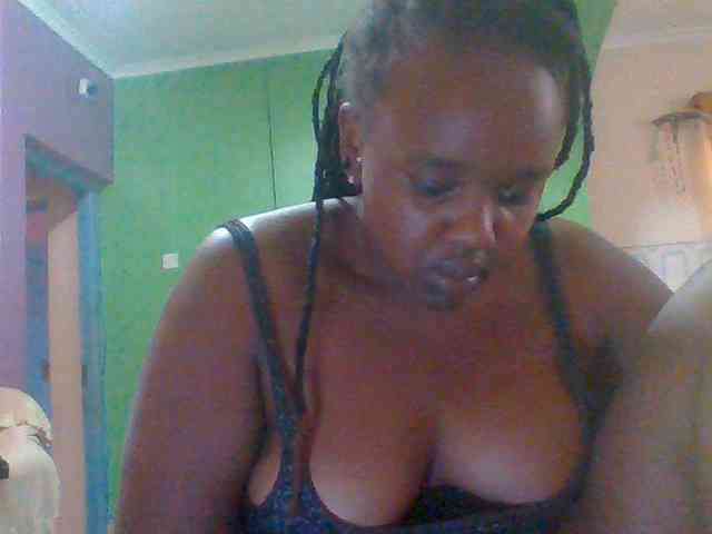 Sexymamasirra22 webcam