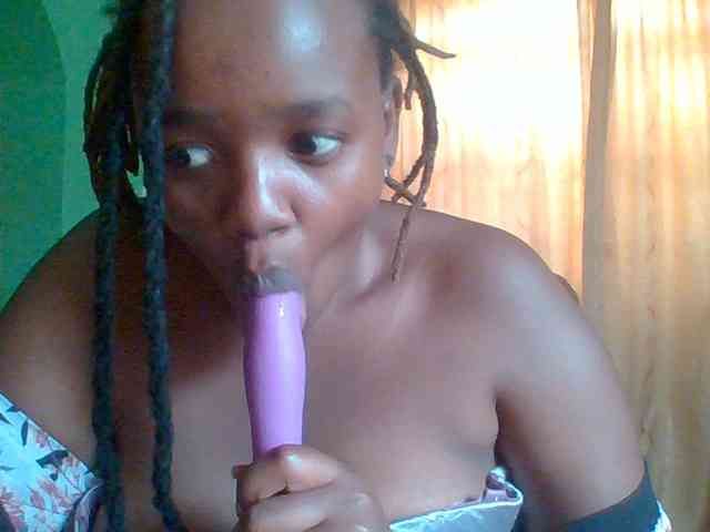 Sexymamasirra22 webcam