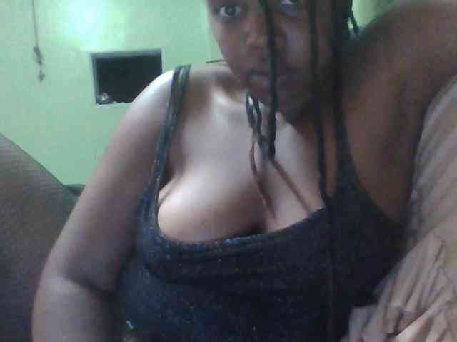 Sexymamasirra22 webcam