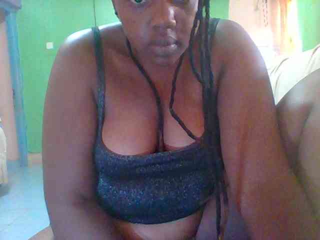 Sexymamasirra22 webcam