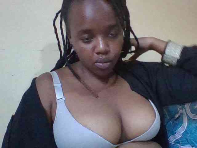 Sexymamasirra22 webcam