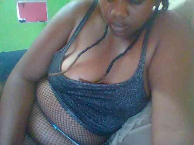 Sexymamasirra22 webcam