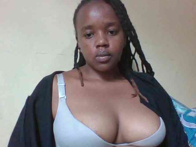 Sexymamasirra22 webcam