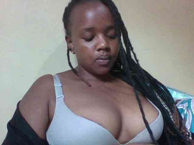 Sexymamasirra22 webcam