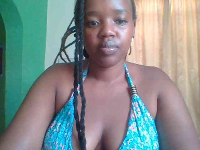 Sexymamasirra22 webcam