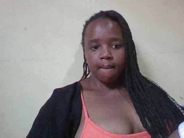 Sexymamasirra22 webcam