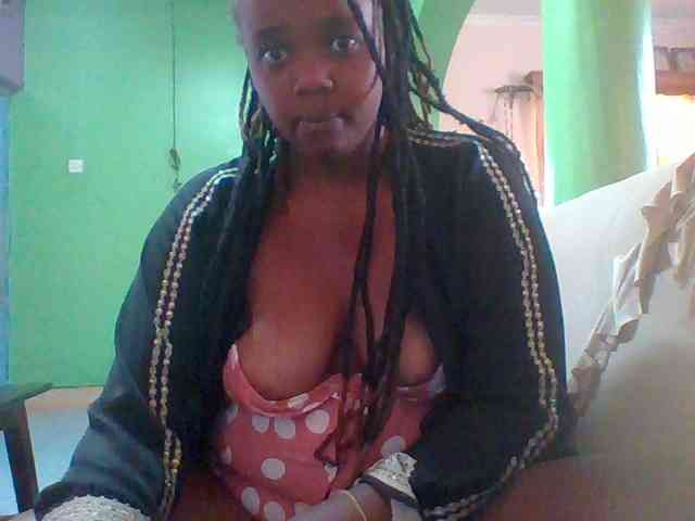 Sexymamasirra22 webcam