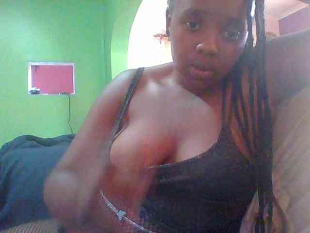 Sexymamasirra22 webcam