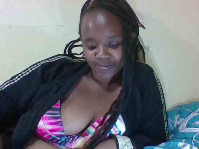 Sexymamasirra22 webcam