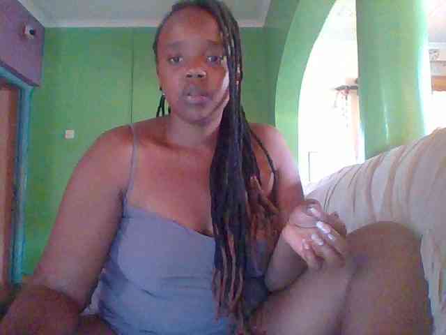 Sexymamasirra22 webcam