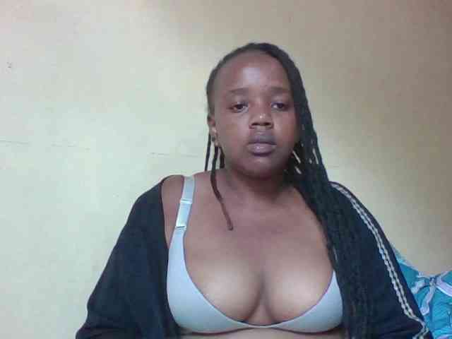 Sexymamasirra22 webcam