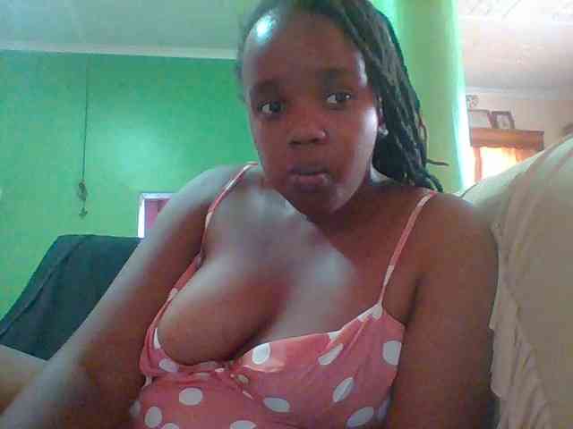 Sexymamasirra22 webcam