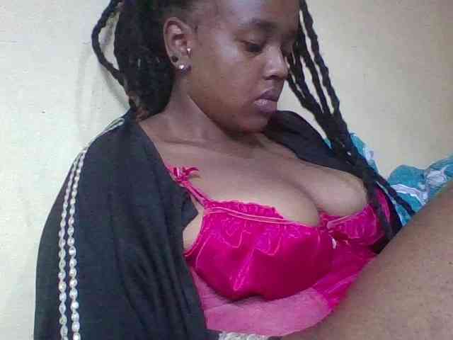 Sexymamasirra22 webcam