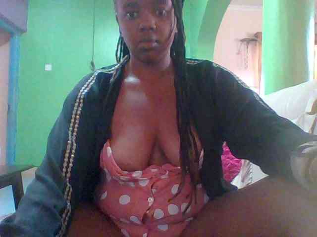 Sexymamasirra22 webcam