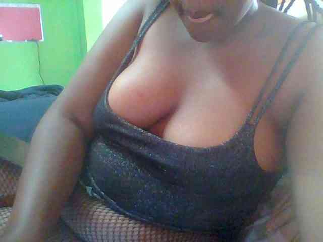 Sexymamasirra22 webcam