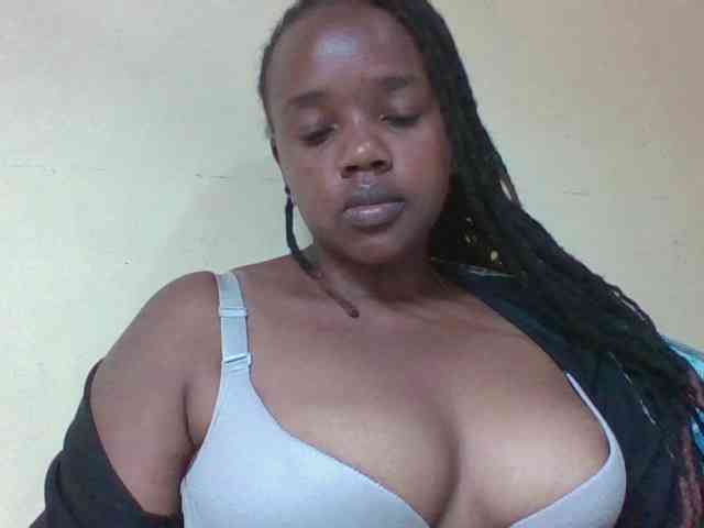 Sexymamasirra22 webcam