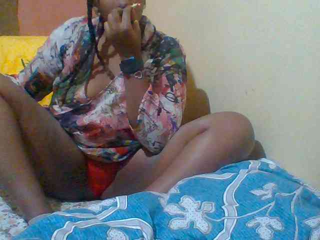 Sexymamasirra22 webcam