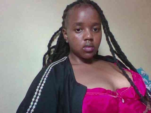 Sexymamasirra22 webcam