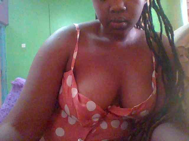 Sexymamasirra22 webcam