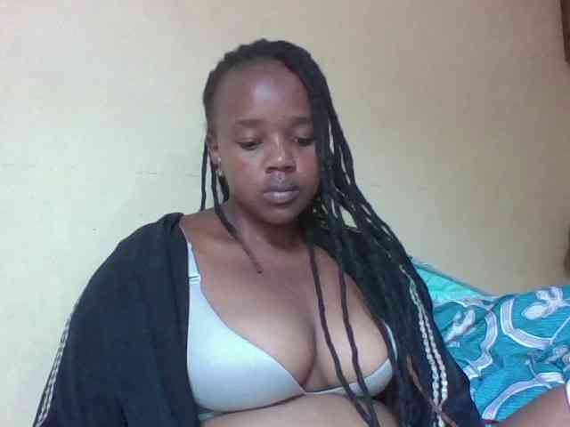Sexymamasirra22 webcam