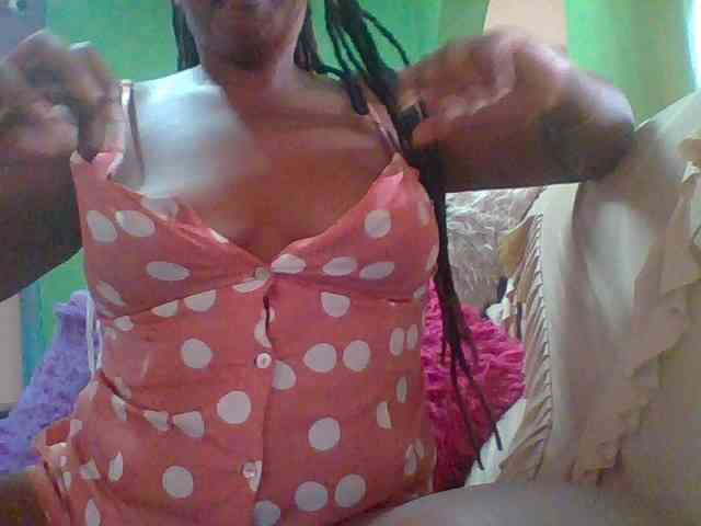 Sexymamasirra22 webcam