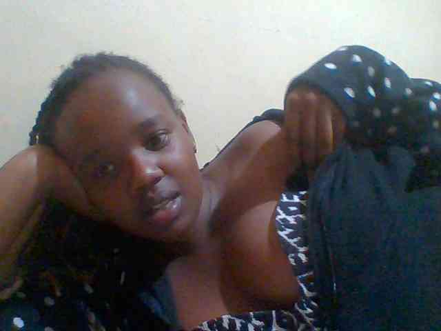 Sexymamasirra22 webcam