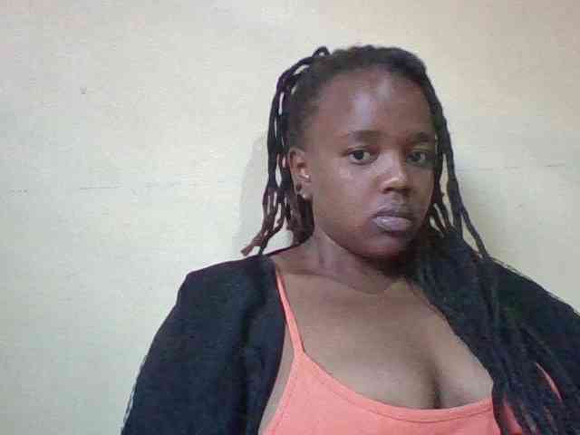 Sexymamasirra22 webcam