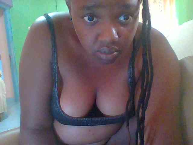 Sexymamasirra22 webcam