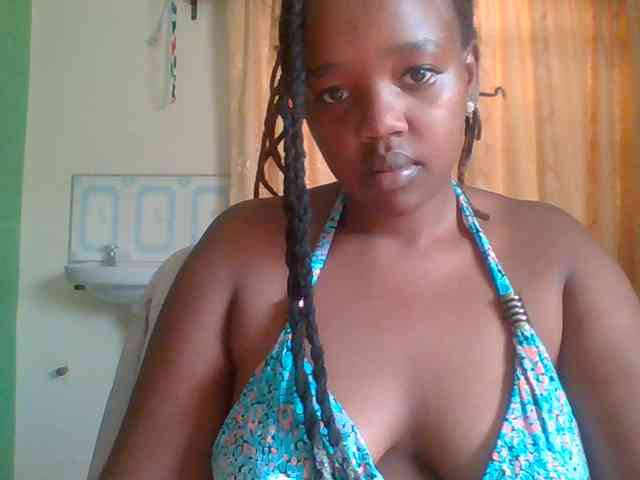 Sexymamasirra22 webcam
