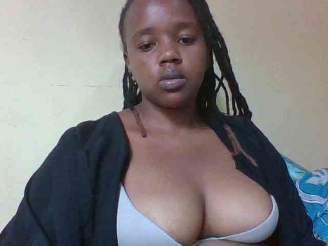 Sexymamasirra22 webcam